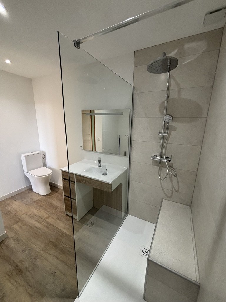 Création salle de bain PMR - Réalisation par CM Sols et Bains à 81400 CARMAUX